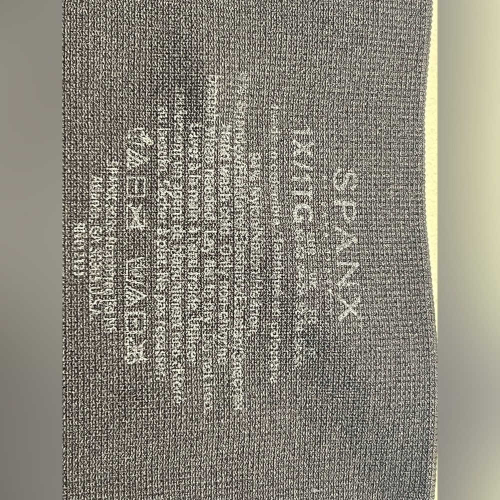 Spanx Cropped Look at Me Now Black Camo Leggings size 1X - Picture 9 of 14